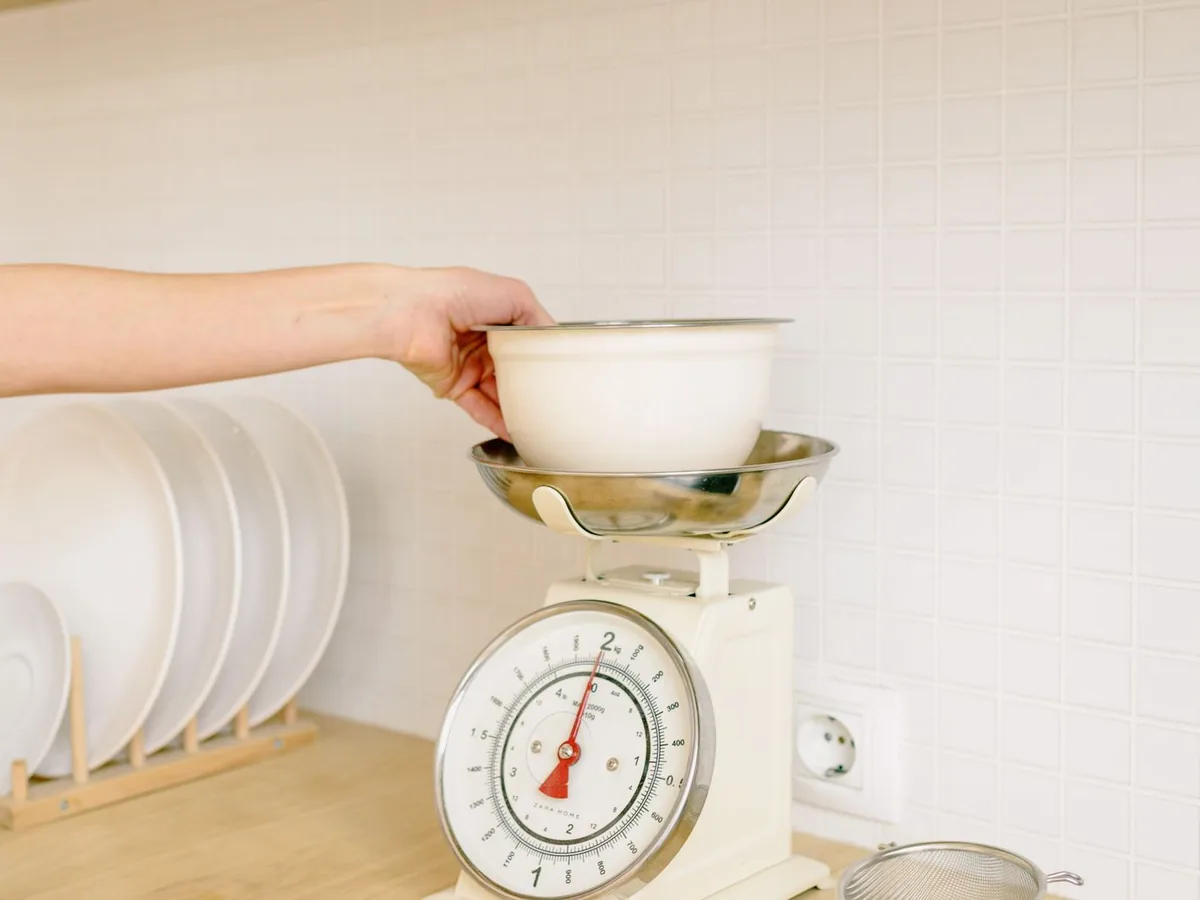 How to Use a Digital Kitchen Scale